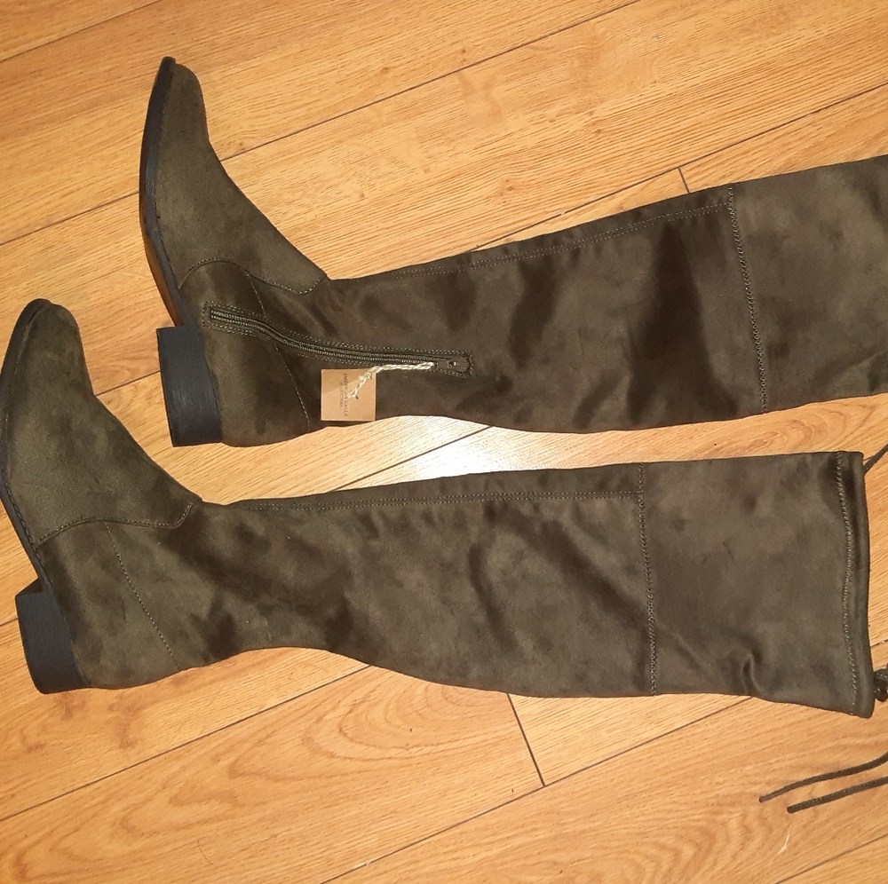NWT American eagle thigh high brown size 8